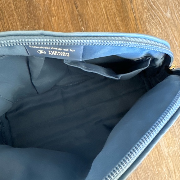 Salvatore Ferragamo Turkish Airlines Business Class Toiletry Amenity Travel bag - Picture 2 of 7